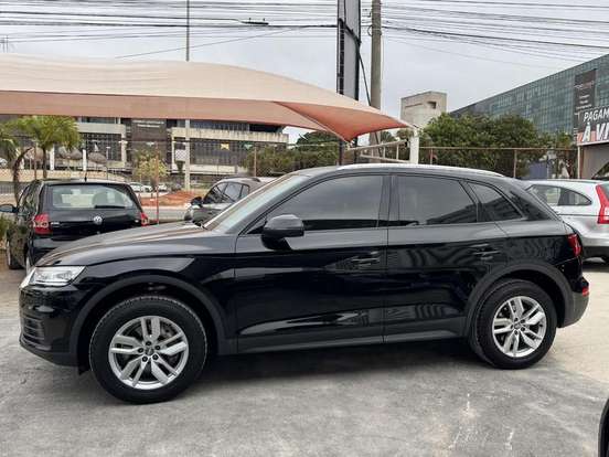 AUDI-Q5-2019
