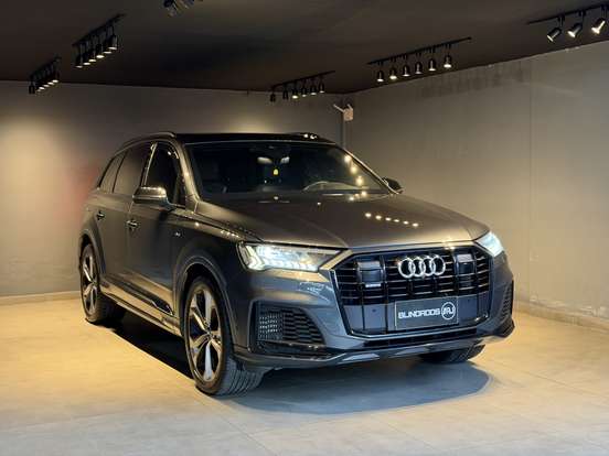 AUDI-Q7-2022
