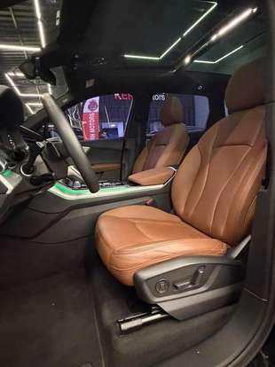AUDI-Q7-2022