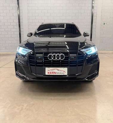 AUDI-Q7-2022