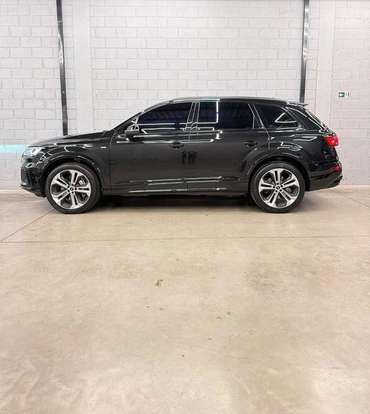 AUDI-Q7-2022