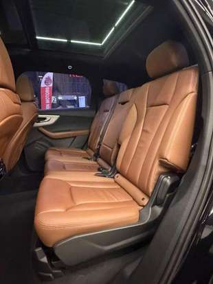 AUDI-Q7-2022