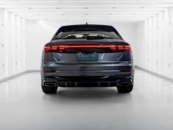 AUDI-Q8-2025