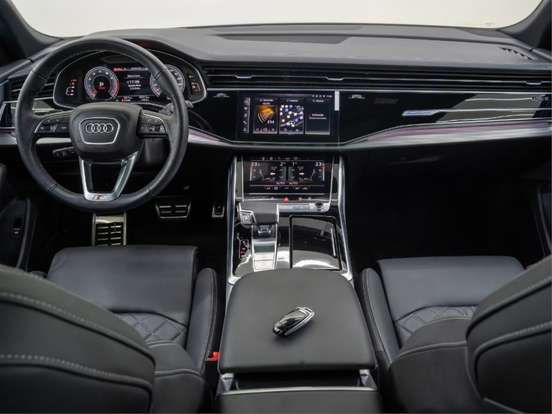 AUDI-Q8-2025
