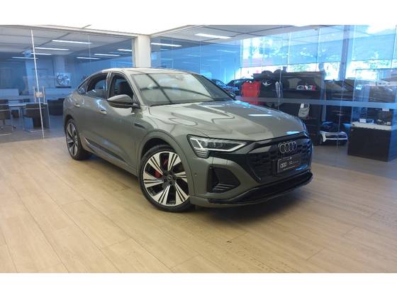 AUDI Q8 E-TRON 55 ELÉTRICO PERFORMANCE BLACK QUATTRO