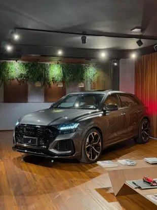 AUDI-RS Q8-2020