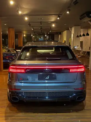 AUDI-RS Q8-2020