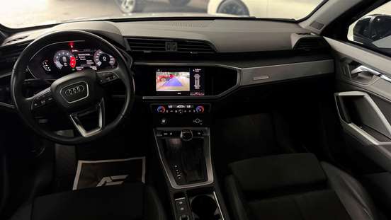 AUDI-Q3-2021