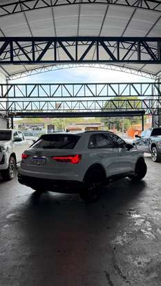 AUDI-Q3-2021