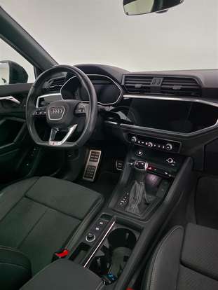 AUDI-Q3-2023