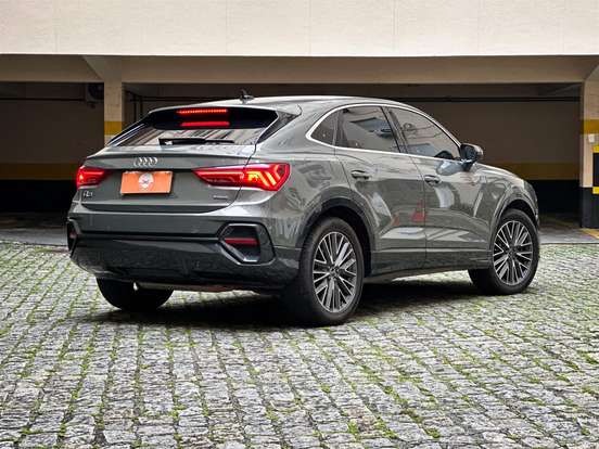 AUDI-Q3-2024