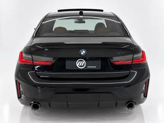 BMW-320i-2022