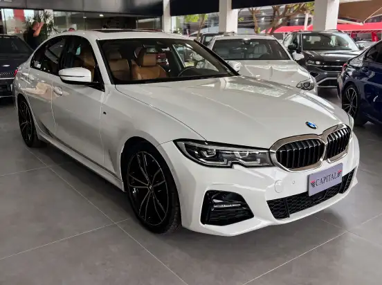 BMW-320i-2021