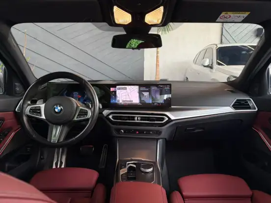 BMW-320i-2023