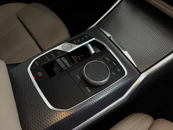 BMW-320i-2024