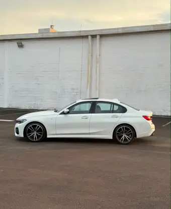 BMW-320i-2021