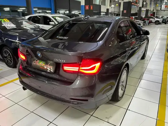 BMW-320i-2017