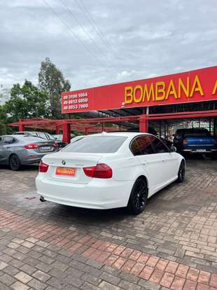 BMW-320i-2010