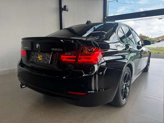 BMW-320i-2013