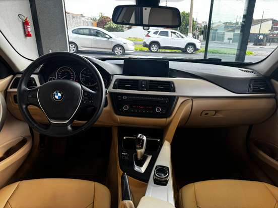 BMW-320i-2013