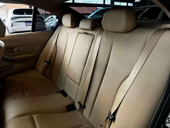BMW-320i-2.0 16V TURBO ACTIVE FLEX 4P AUTOMÁTICO BMW-320i-2013