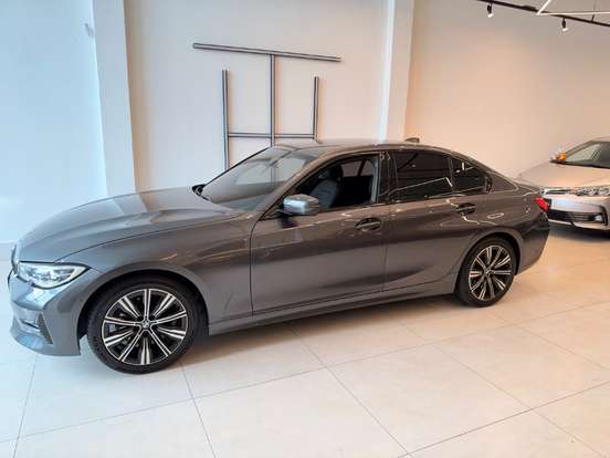 BMW-320i-2020