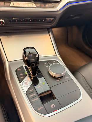 BMW-320i-2020
