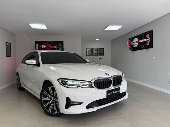 BMW-320i-2020
