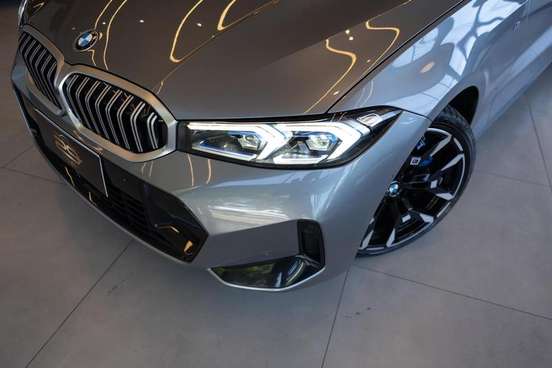 BMW-320i-2024