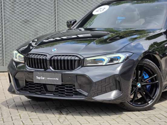 BMW-320i-2022