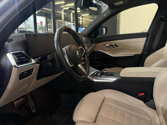 BMW-320i-2023