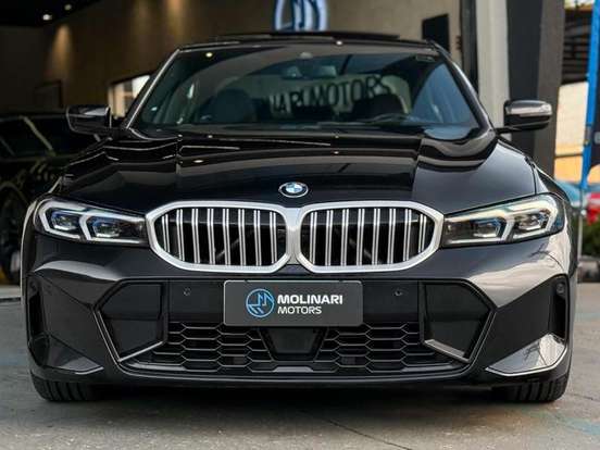 BMW-320i-2023