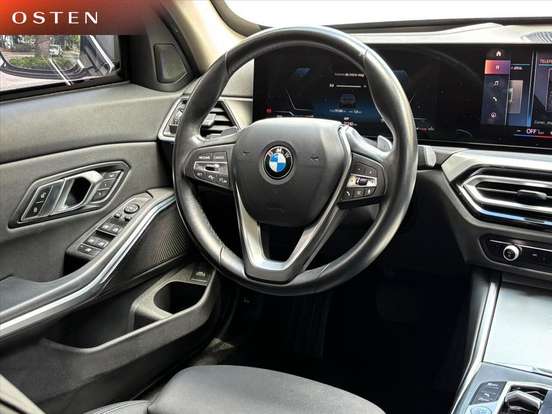 BMW-320i-2022