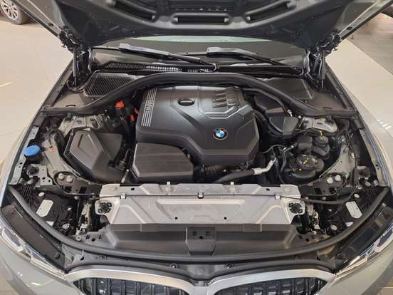 BMW-320i-2024