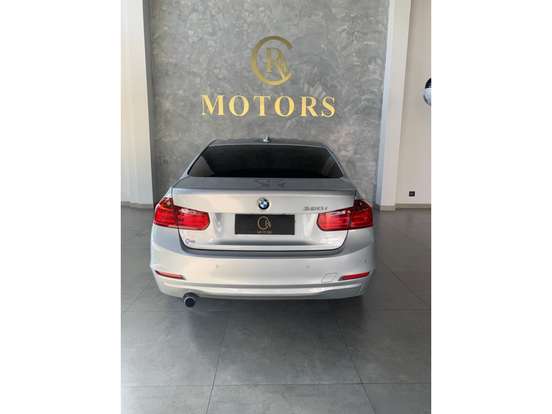 BMW-320i-2.0 16V TURBO GASOLINA 4P AUTOMÁTICO BMW-320i-2013