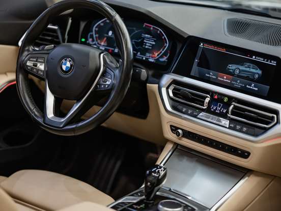 BMW-320i-2.0 16V TURBO GASOLINA SPORT GP AUTOMÁTICO BMW-320i-2020