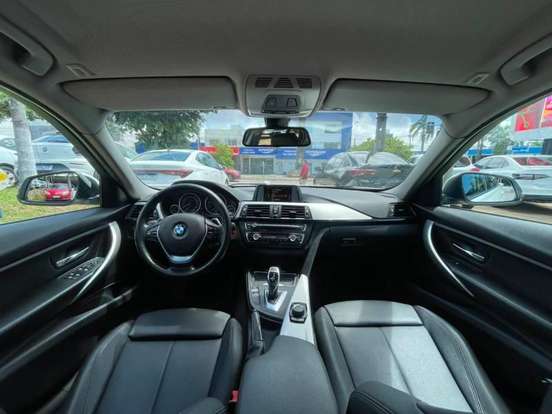 BMW-320i-2015