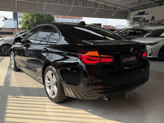 BMW-320i-2017