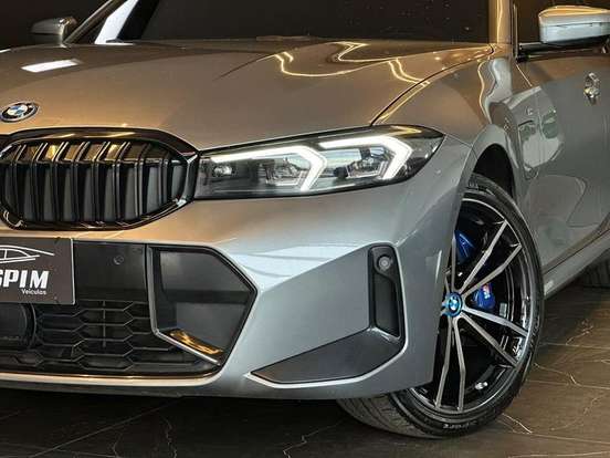 BMW-330e-2024
