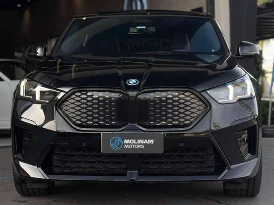 BMW-iX2-2024
