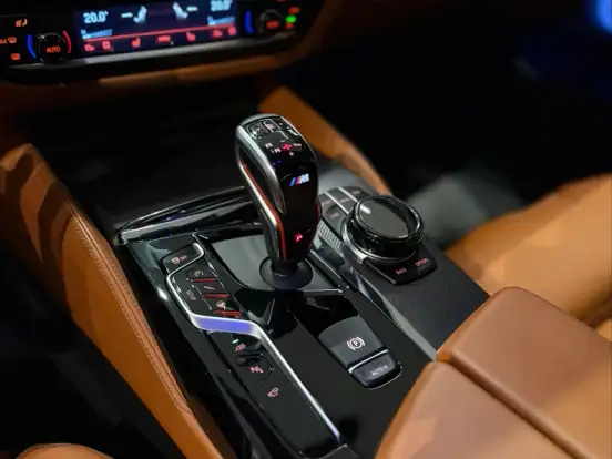 BMW-M5-4.4 V8 TWIN POWER M XDRIVE STEPTRONIC BMW-M5-2018
