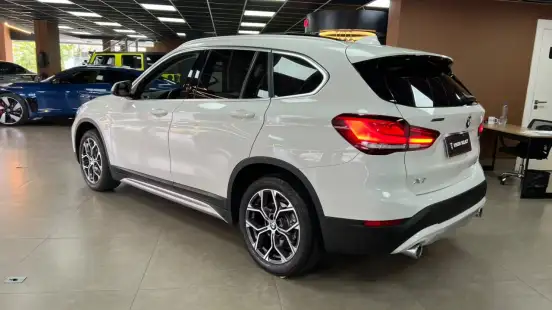 BMW-X1-2021