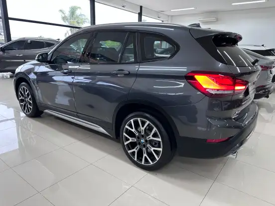 BMW-X1-2022