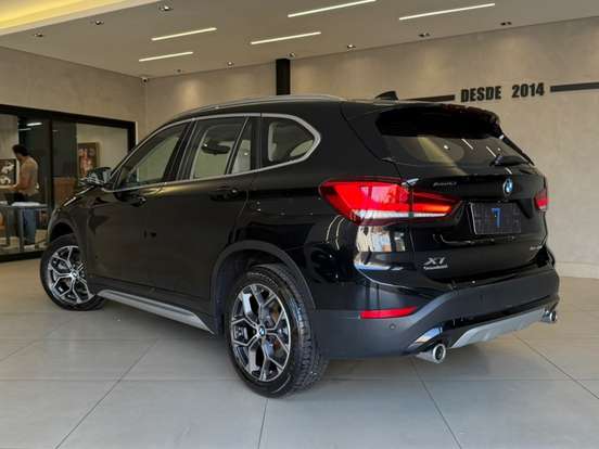 BMW-X1-2021