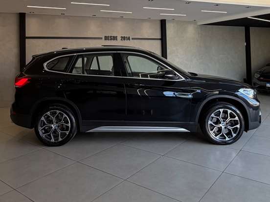 BMW-X1-2021