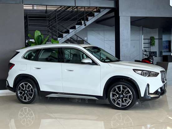 BMW-X1-2.0 16V TURBO GASOLINA SDRIVE20I X-LINE STEPTRONIC BMW-X1-2022