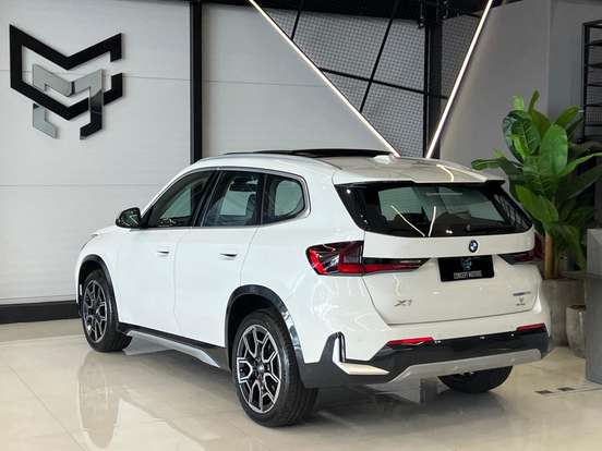 BMW-X1-2022