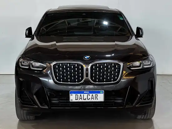 BMW-X4-2022