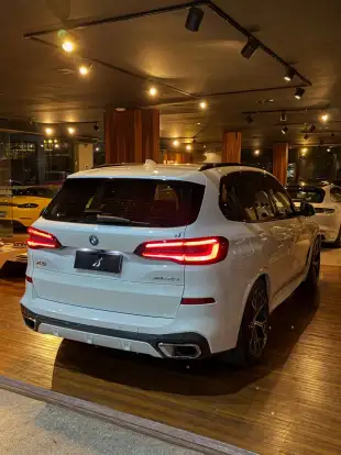 BMW-X5-2022