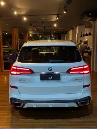 BMW-X5-2022